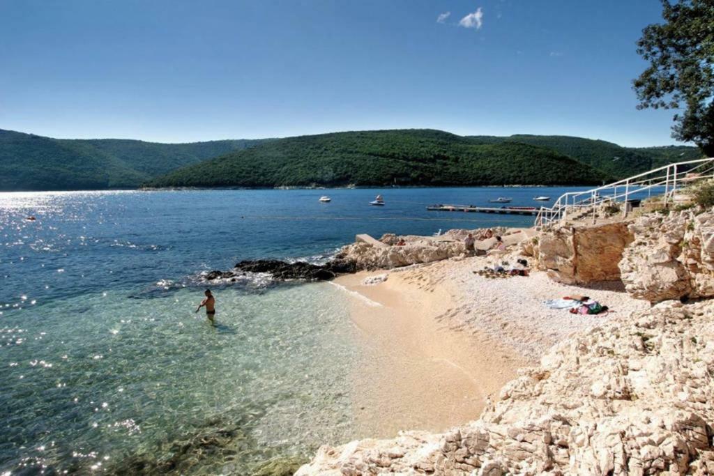 Luxury 1 Bedroom Apartment In Rabac Esterno foto